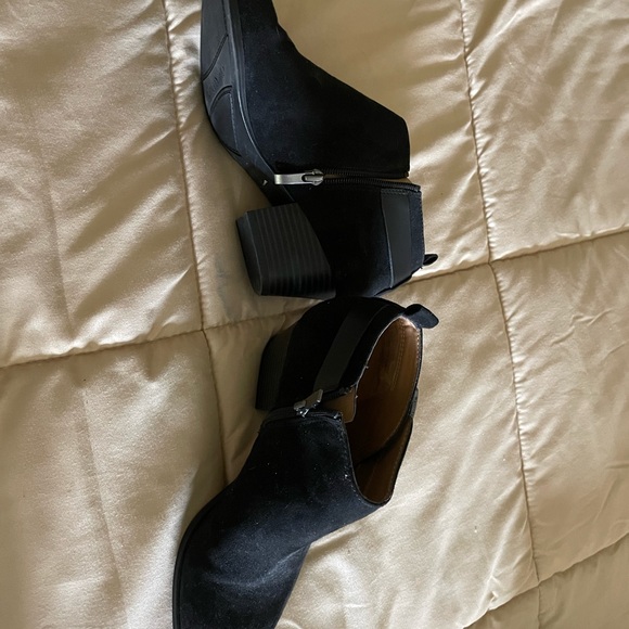 Gorgeous fashionable comfortable suede boots - Picture 3 of 4